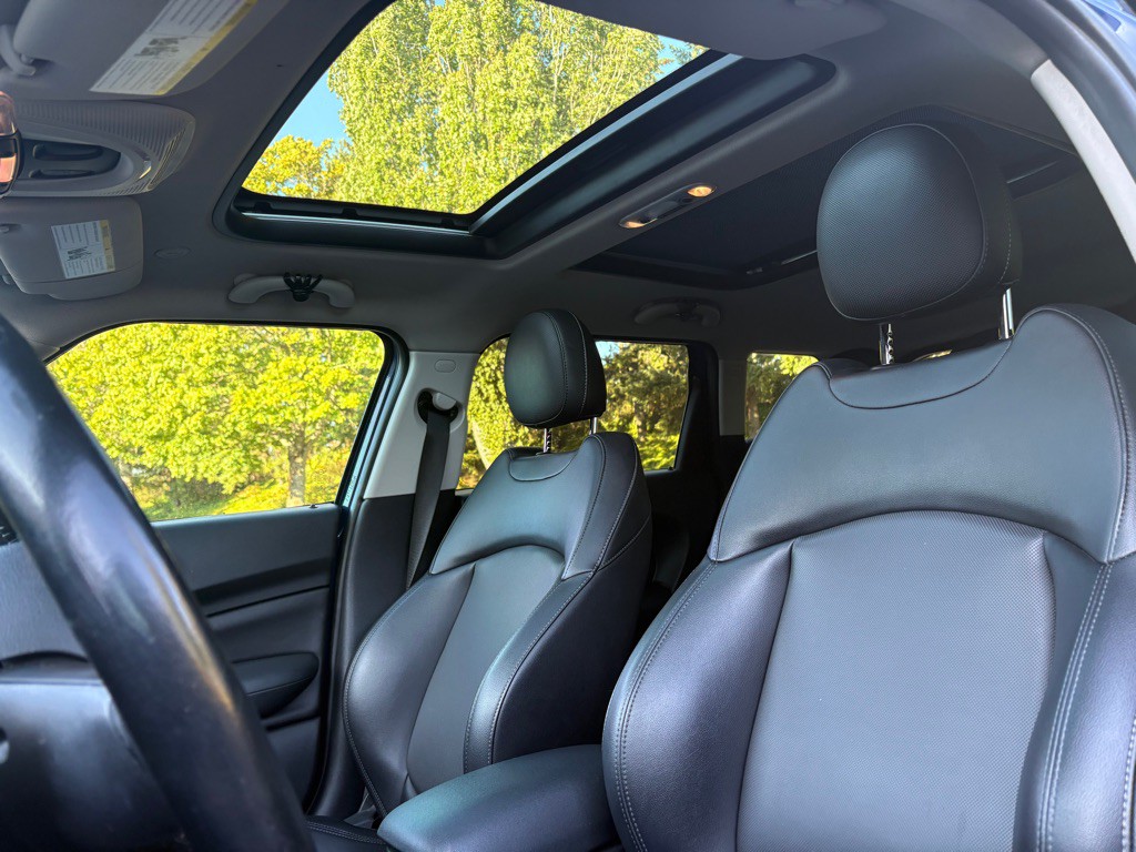 2017 MINI Cooper Image 11