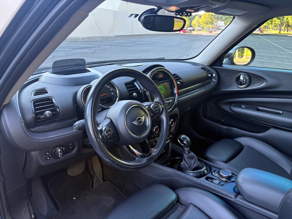 2017 MINI Cooper Image 12