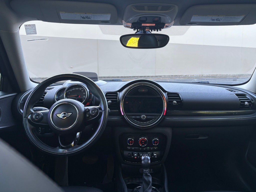2017 MINI Cooper Image 13