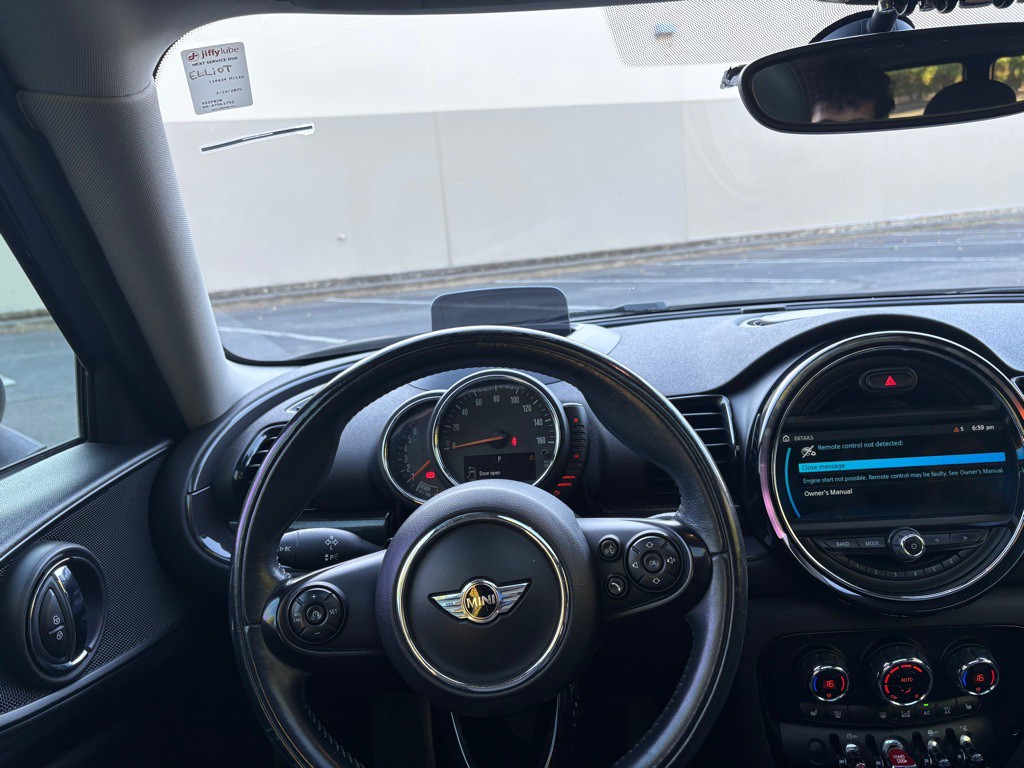 2017 MINI Cooper Image 14