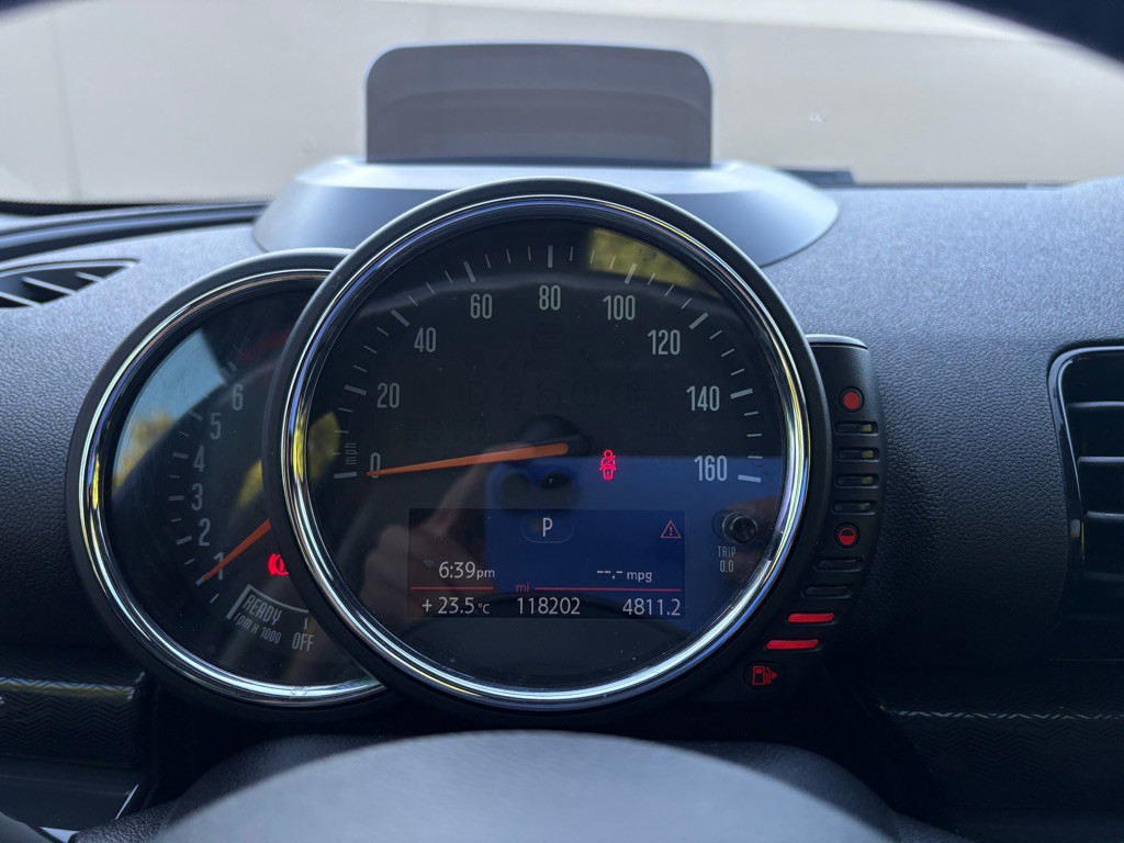 2017 MINI Cooper Image 15