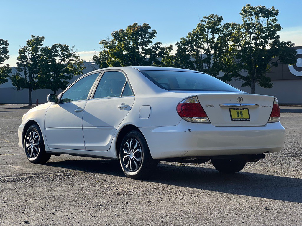 2005 Toyota Camry Image 3