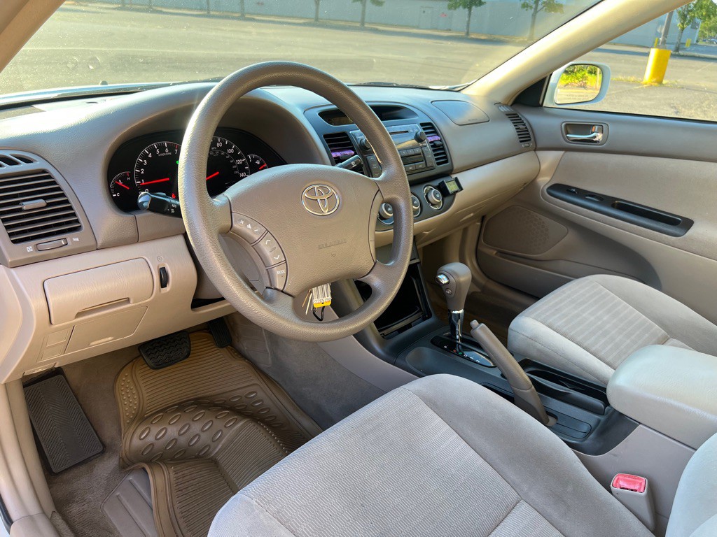 2005 Toyota Camry Image 10