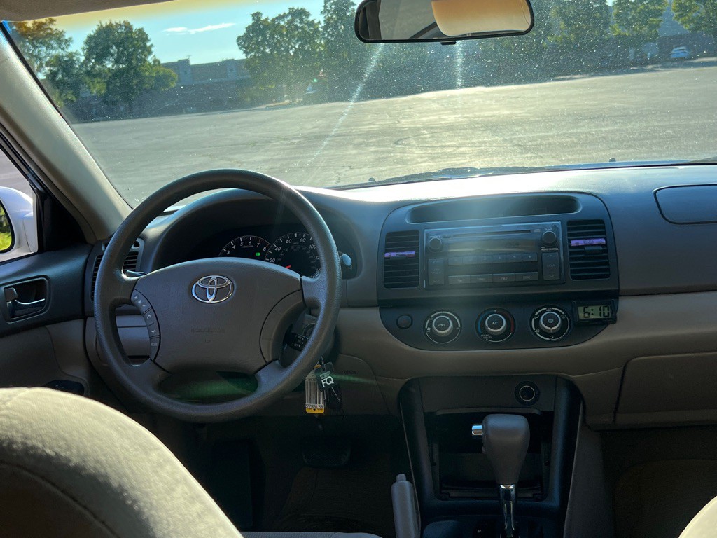 2005 Toyota Camry Image 11