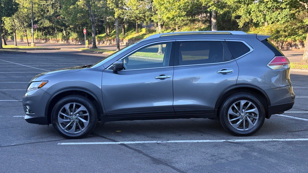 2016 Nissan Rogue Image 2