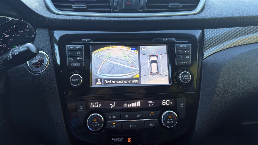 2016 Nissan Rogue Image 14