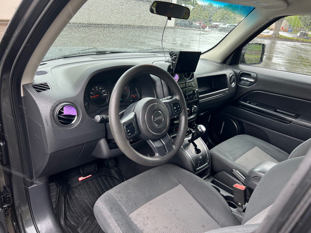 2011 Jeep Patriot Image 10