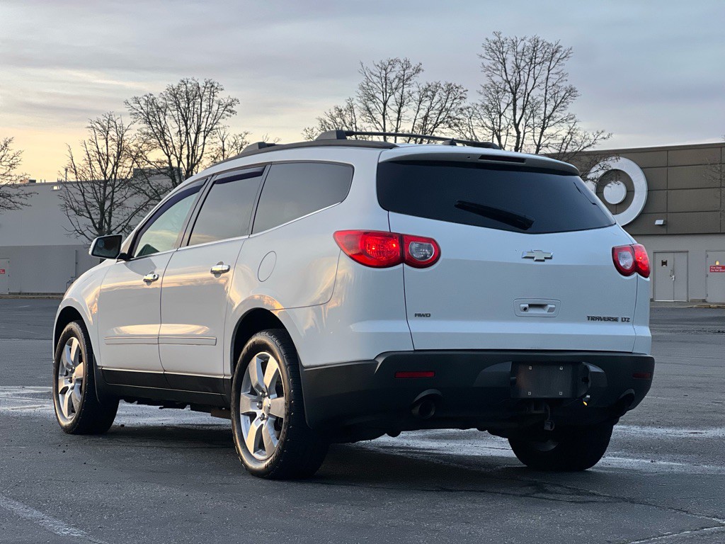 2012 Chevrolet Traverse Image 3