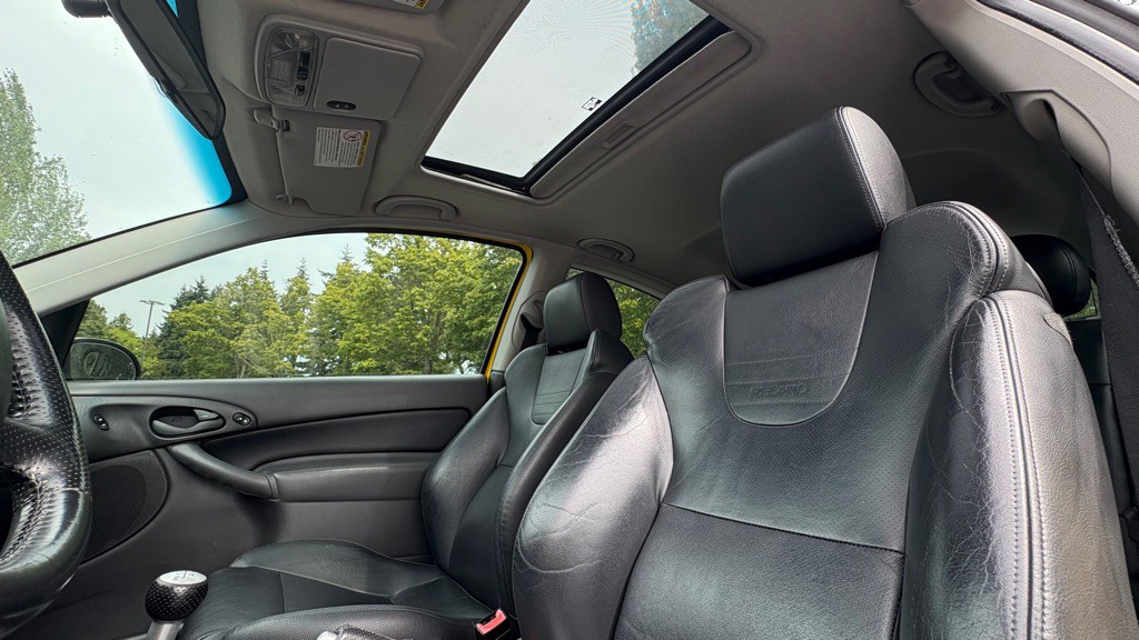 2003 Ford Focus Image 9