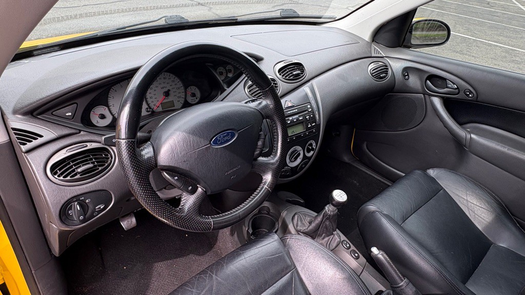 2003 Ford Focus Image 10