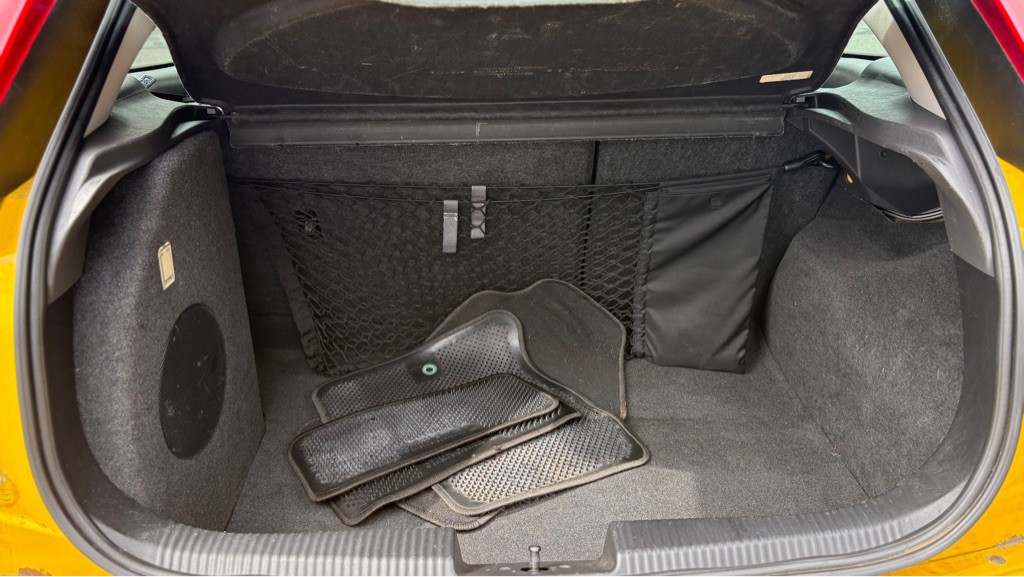 2003 Ford Focus Image 19