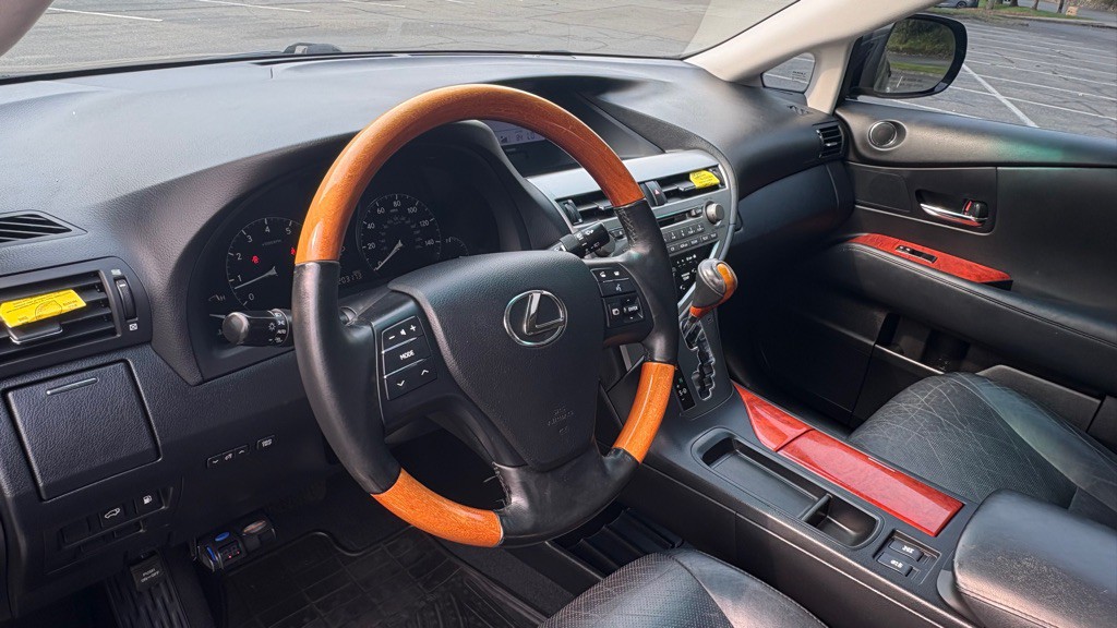 2010 Lexus RX Image 10