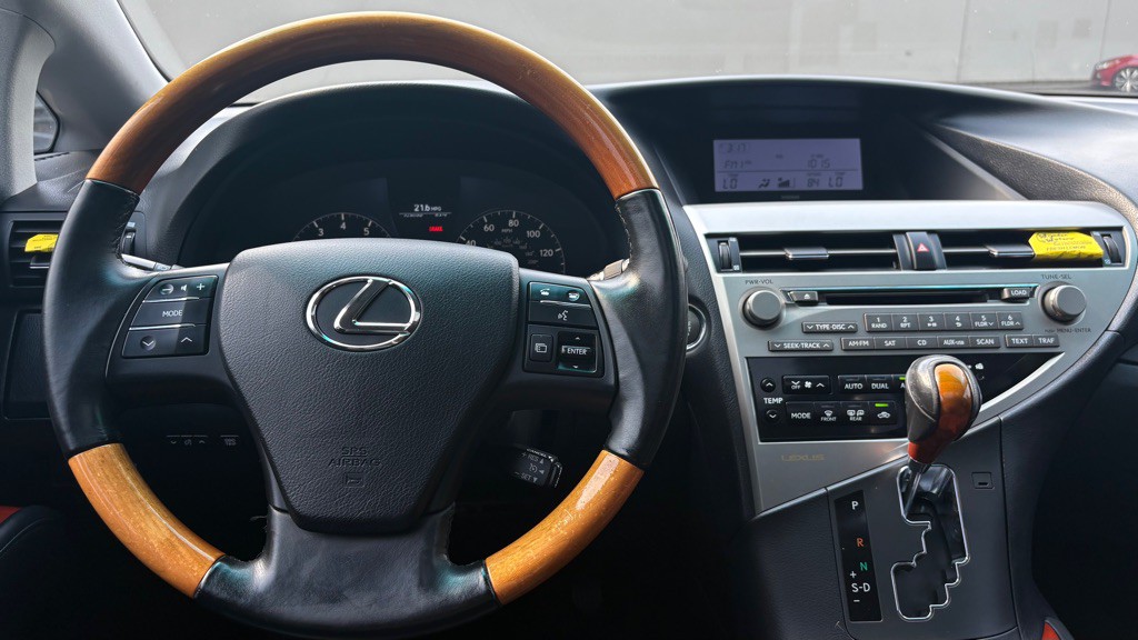 2010 Lexus RX Image 12