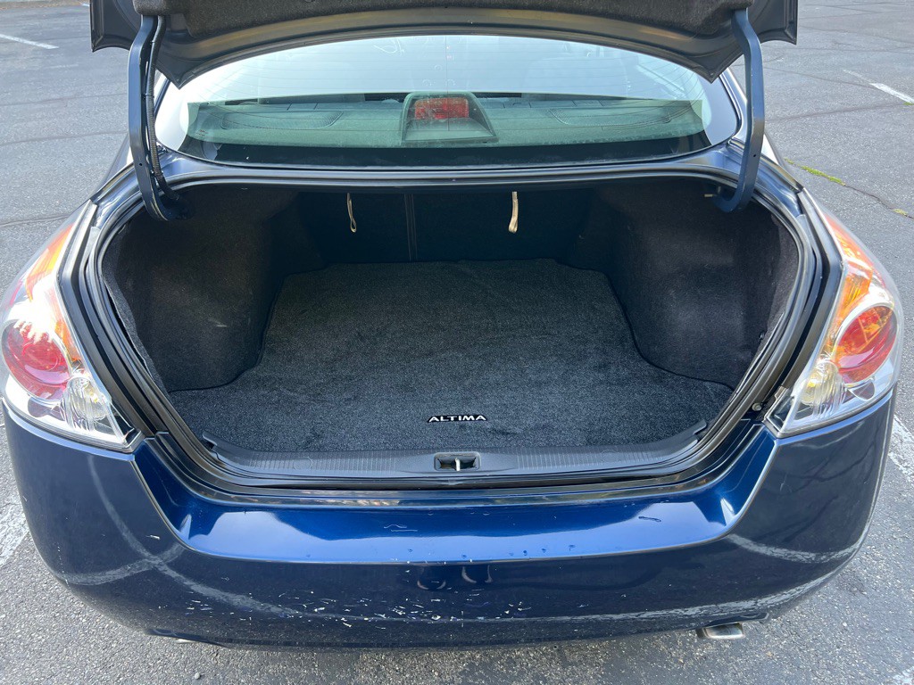 2010 Nissan Altima Image 16