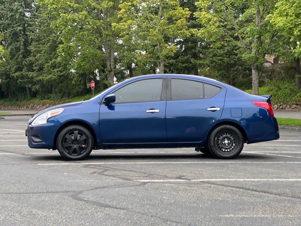 2018 Nissan Versa Image 2