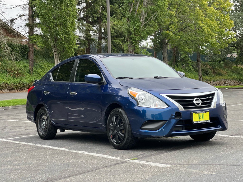 2018 Nissan Versa Image 7