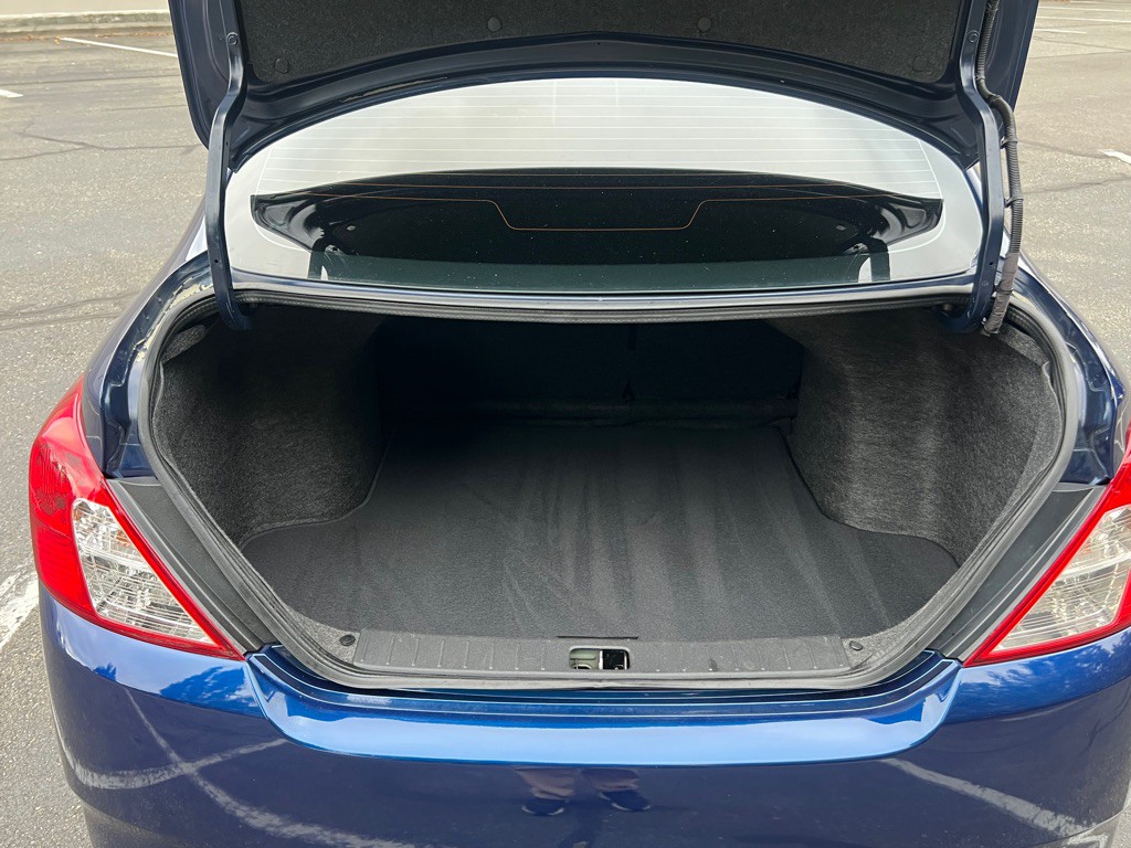 2018 Nissan Versa Image 16
