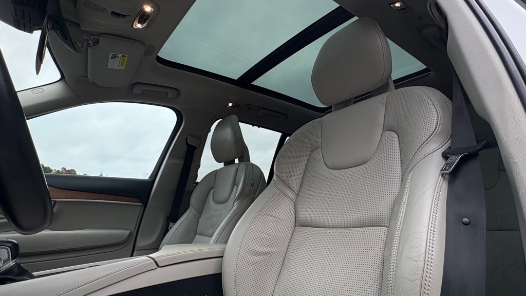 2016 Volvo XC90 Image 9