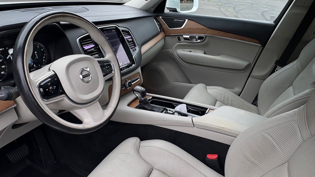 2016 Volvo XC90 Image 10