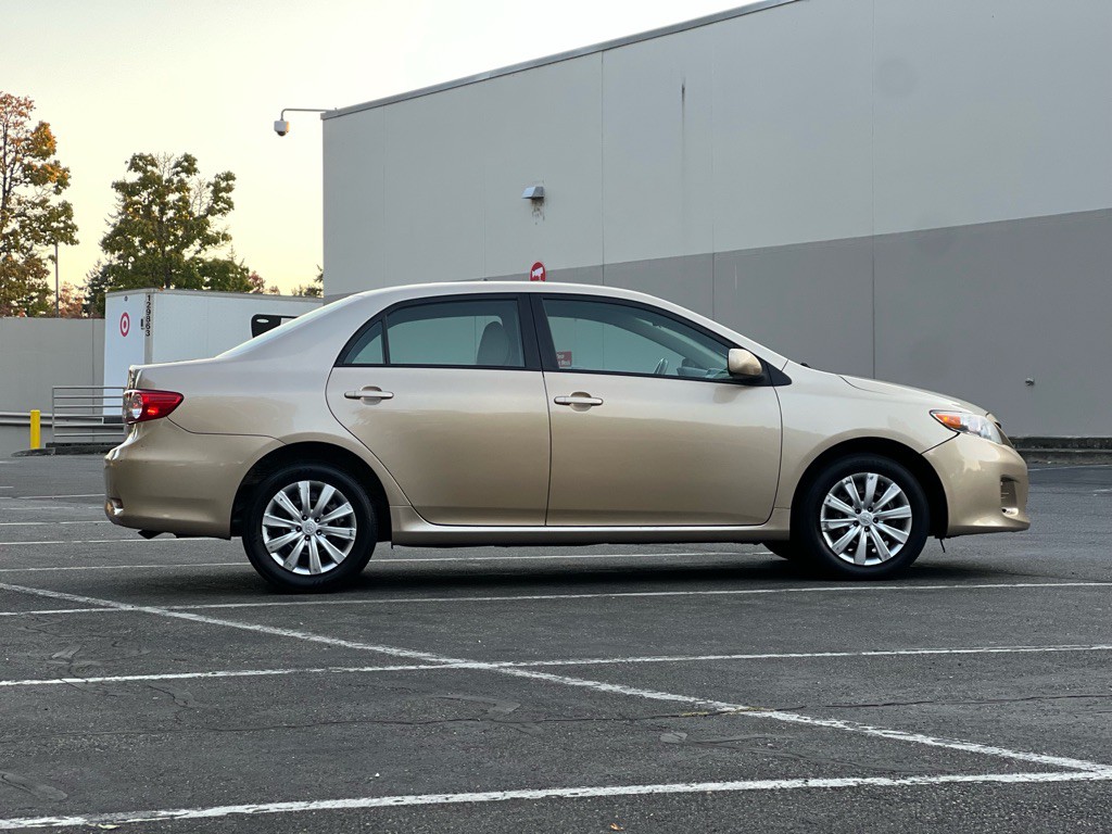 2012 Toyota Corolla Image 6