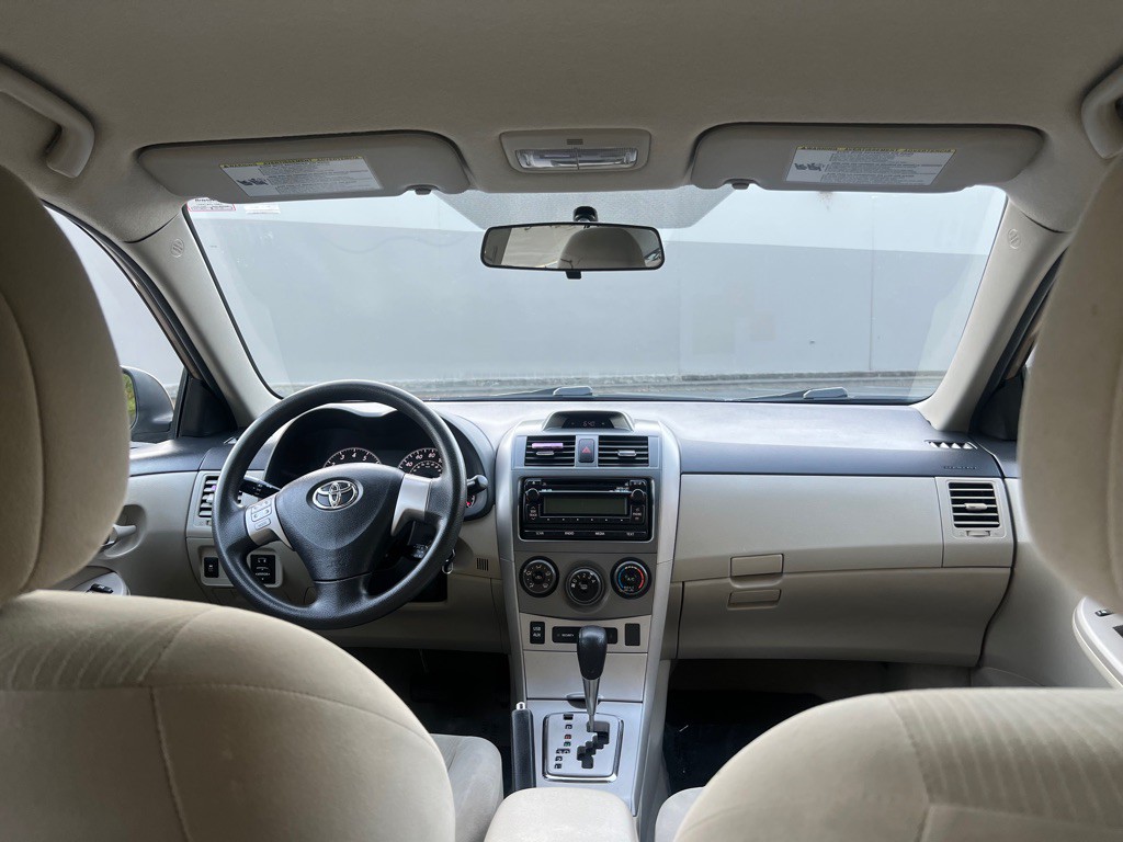 2012 Toyota Corolla Image 11