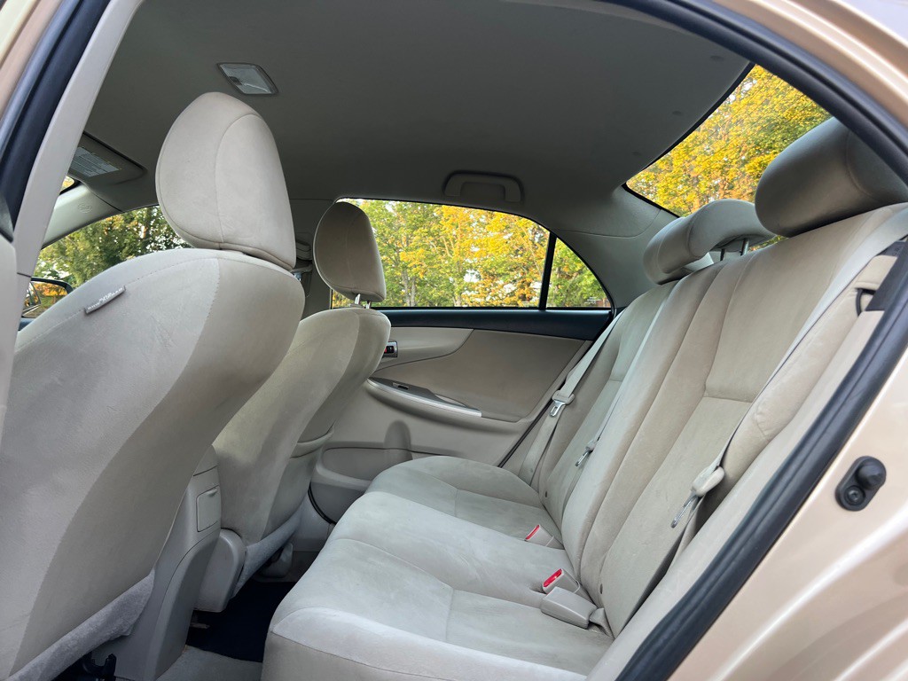 2012 Toyota Corolla Image 14