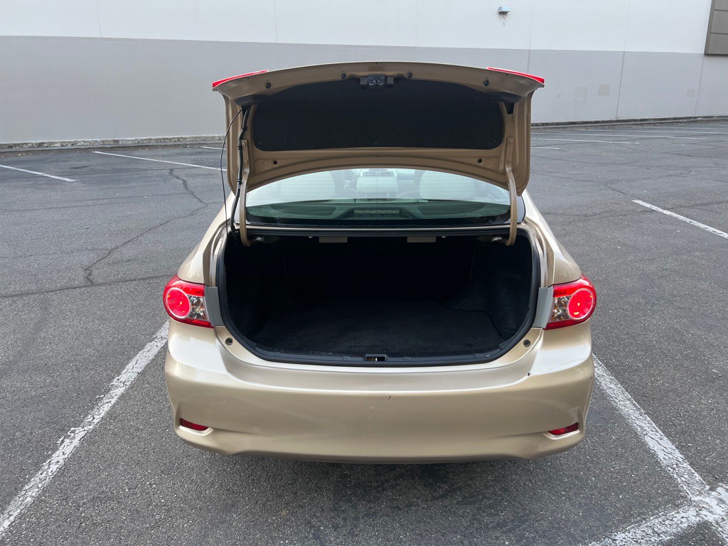 2012 Toyota Corolla Image 15