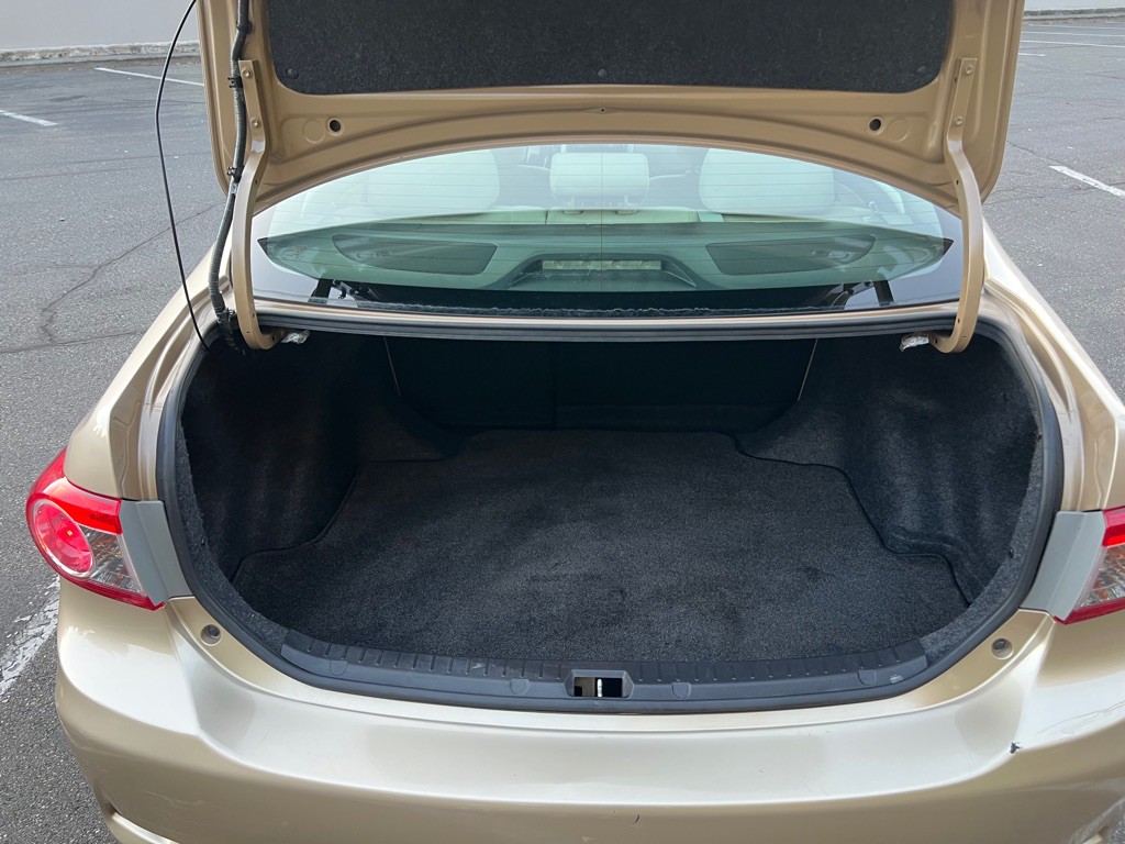2012 Toyota Corolla Image 16