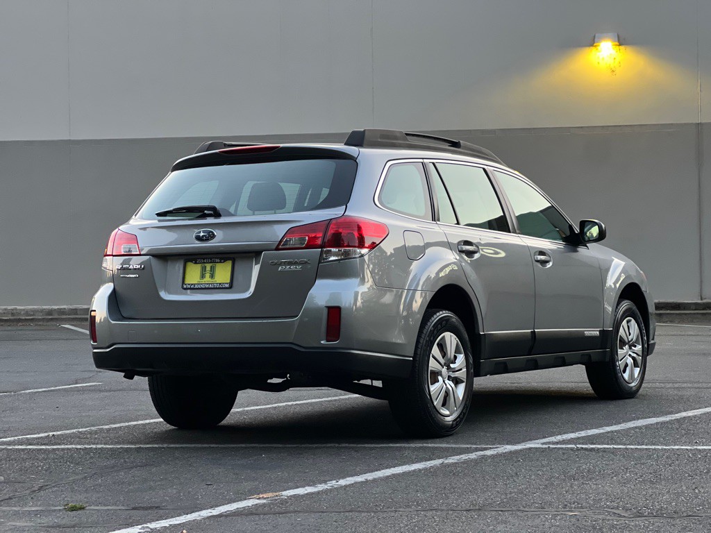 2010 Subaru Outback Image 5