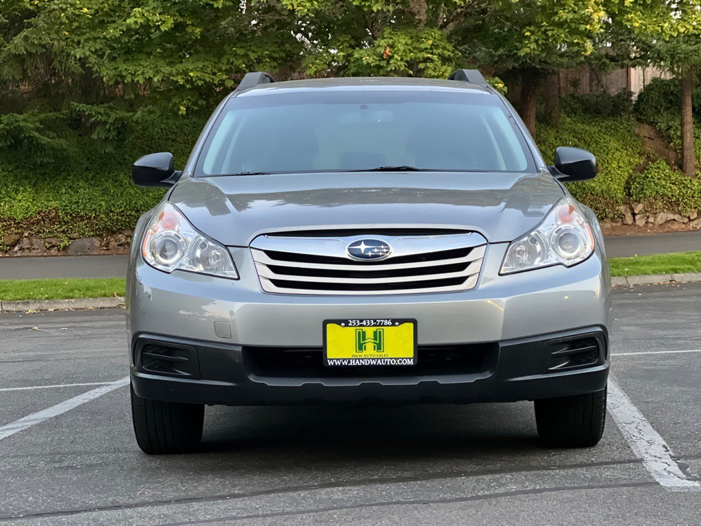 2010 Subaru Outback Image 8