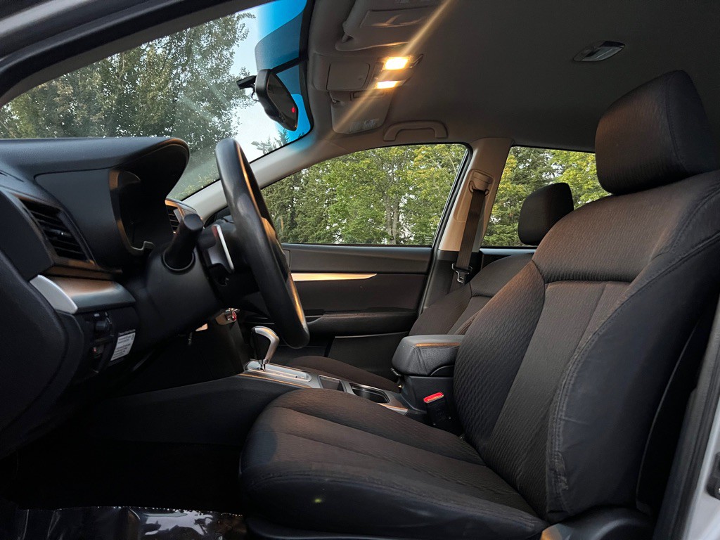 2010 Subaru Outback Image 9