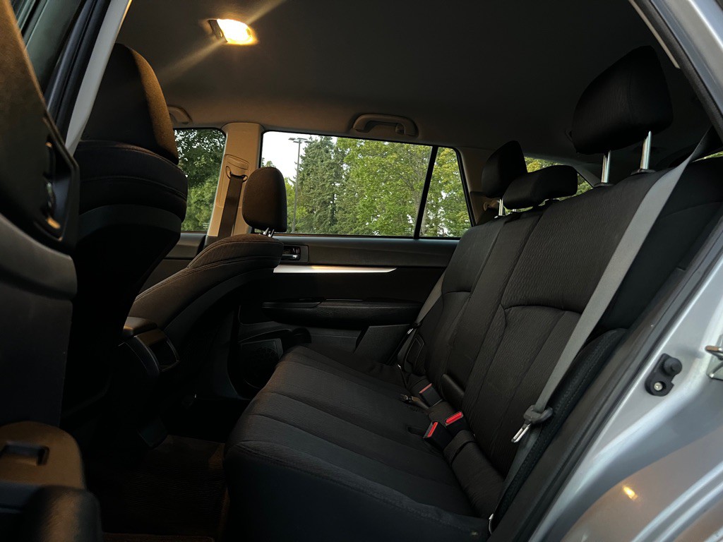 2010 Subaru Outback Image 15