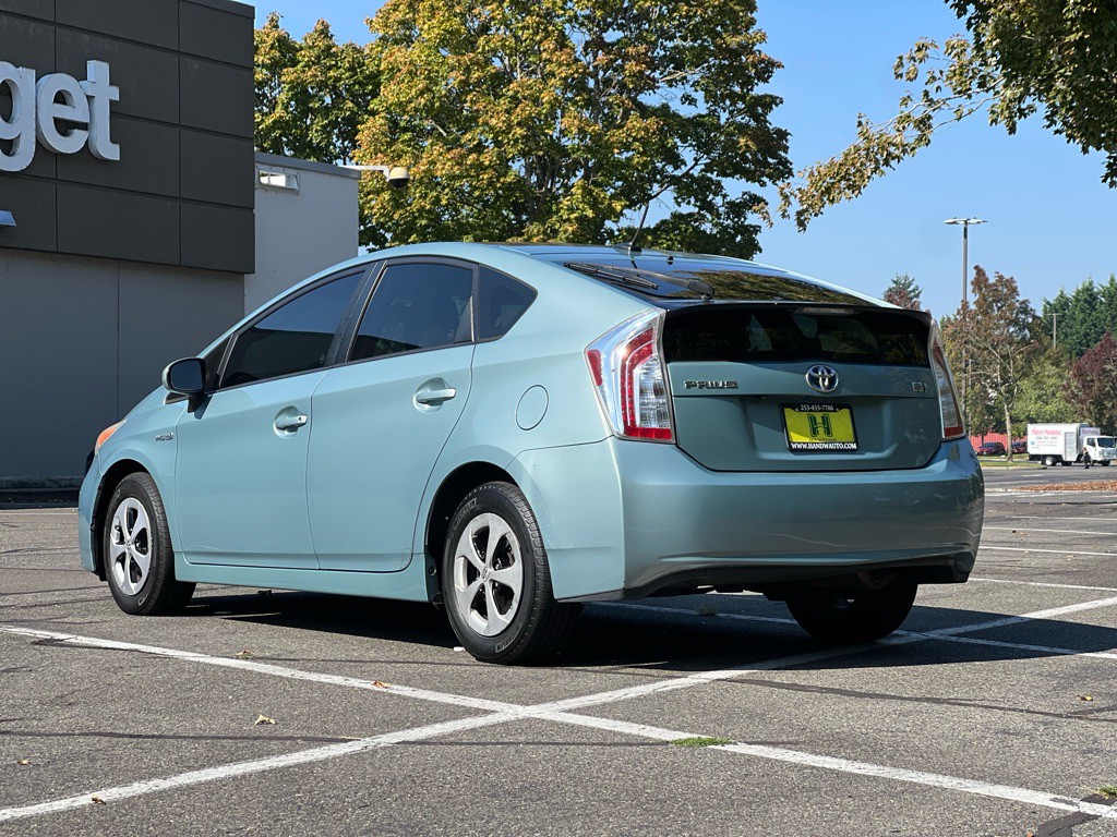 2013 Toyota Prius Image 3