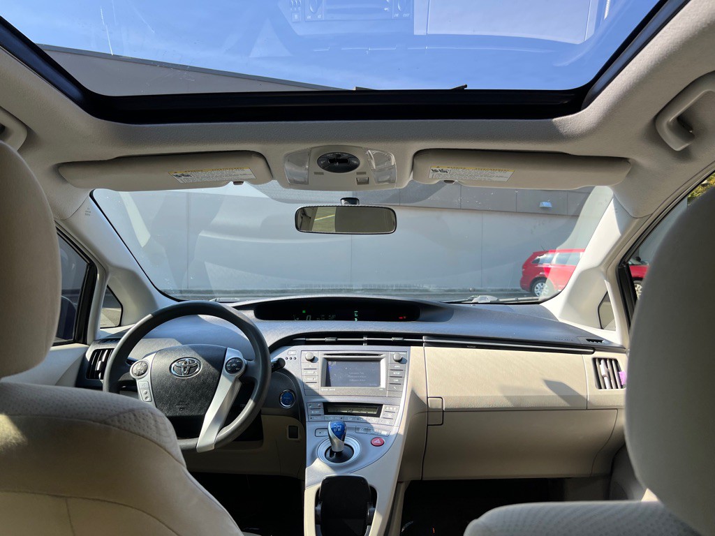 2013 Toyota Prius Image 11