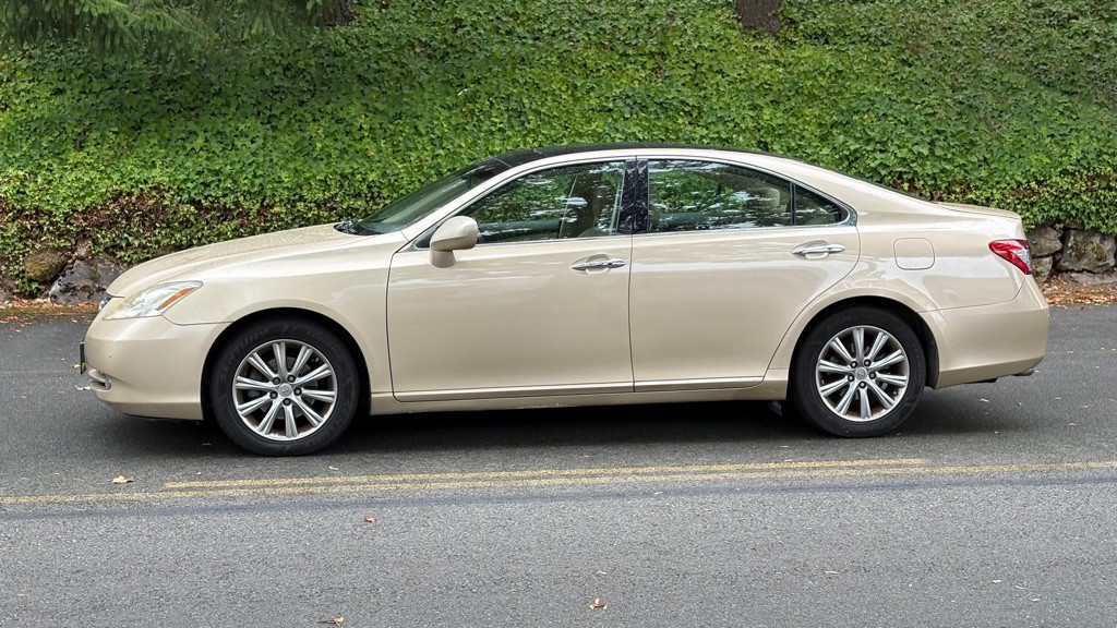 2007 Lexus ES Image 2