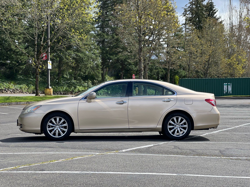 2007 Lexus ES Image 2
