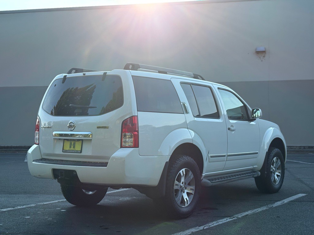 2011 Nissan Pathfinder Image 5