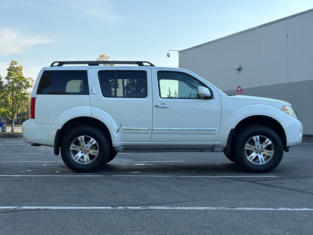 2011 Nissan Pathfinder Image 6