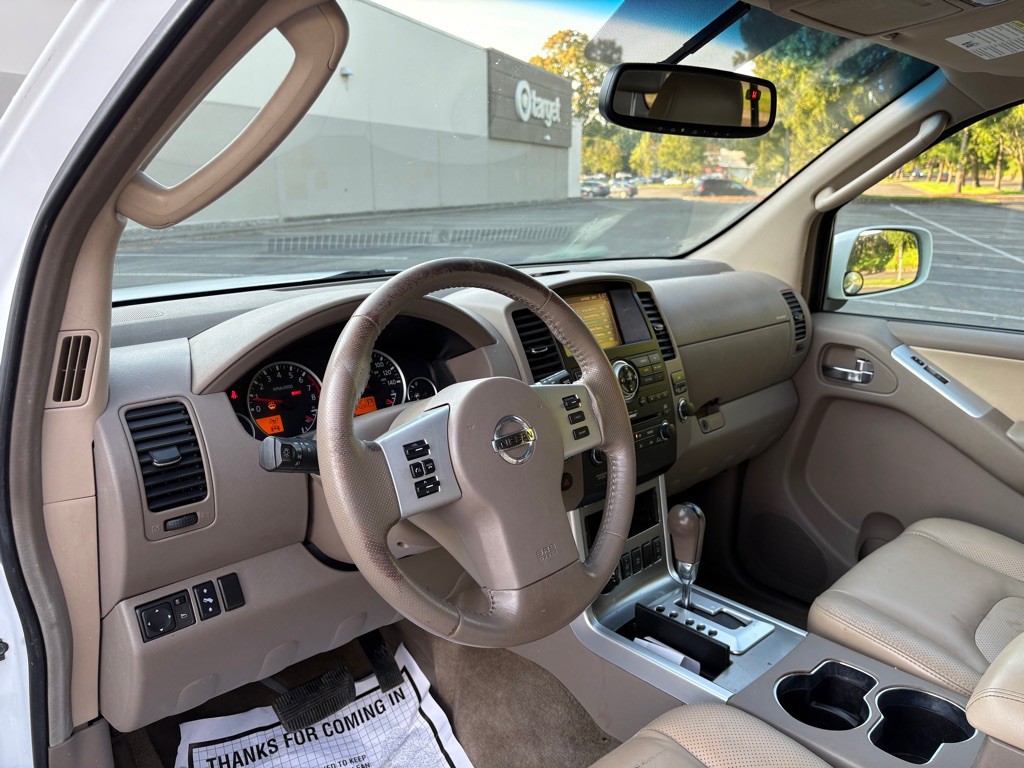 2011 Nissan Pathfinder Image 10
