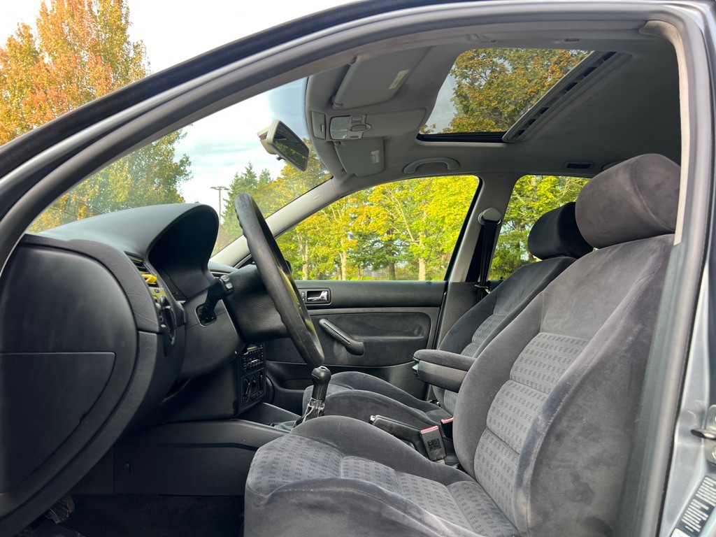 2003 Volkswagen Jetta Image 9