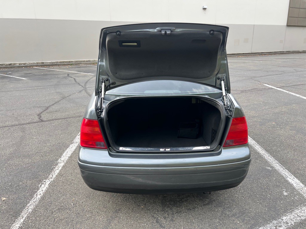 2003 Volkswagen Jetta Image 16