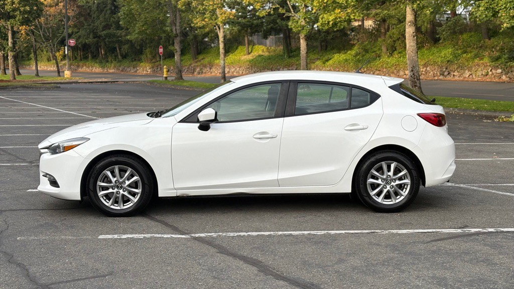 2017 Mazda Mazda3 Image 2