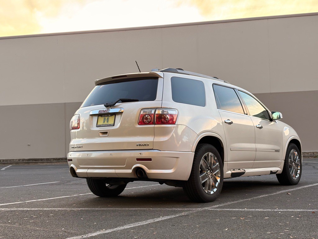 2011 GMC Acadia Image 5