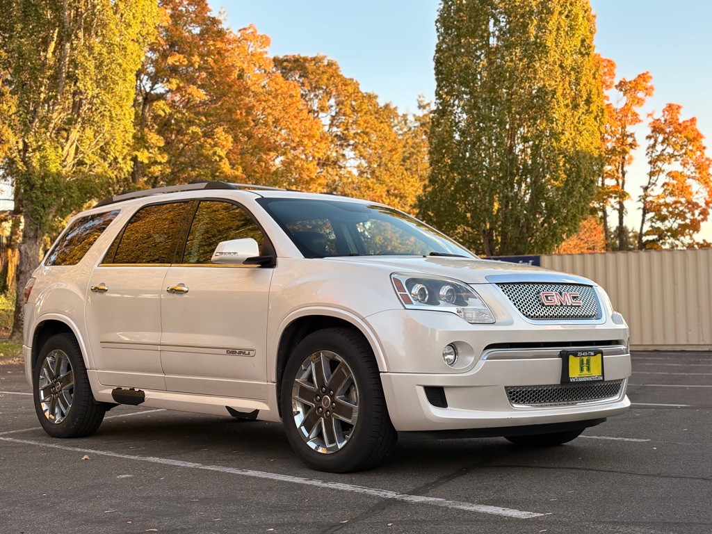 2011 GMC Acadia Image 7