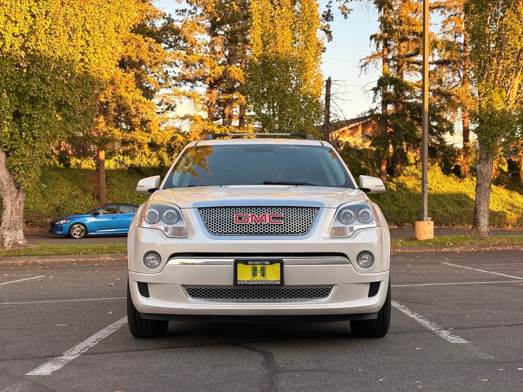2011 GMC Acadia Image 8