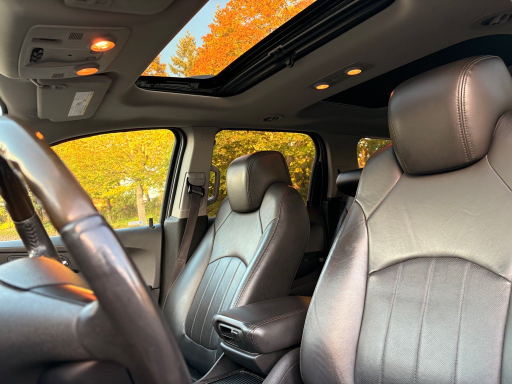 2011 GMC Acadia Image 10