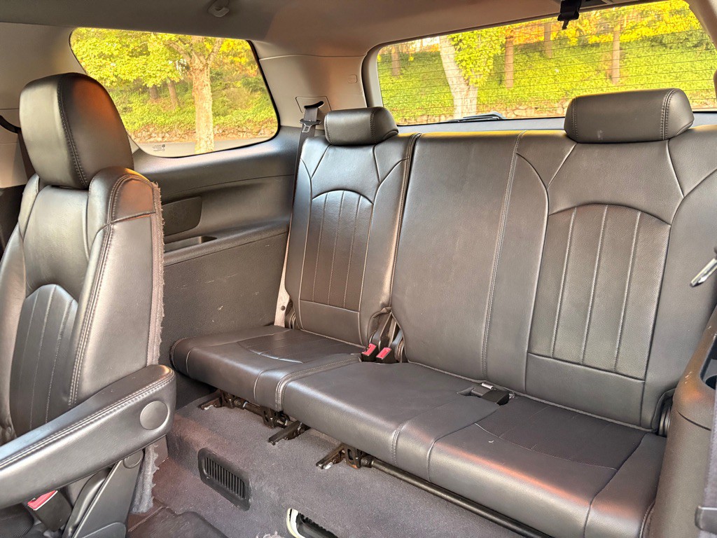 2011 GMC Acadia Image 18