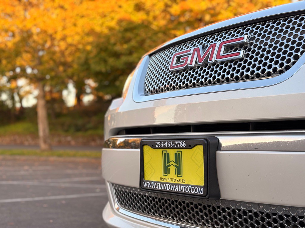 2011 GMC Acadia Image 22