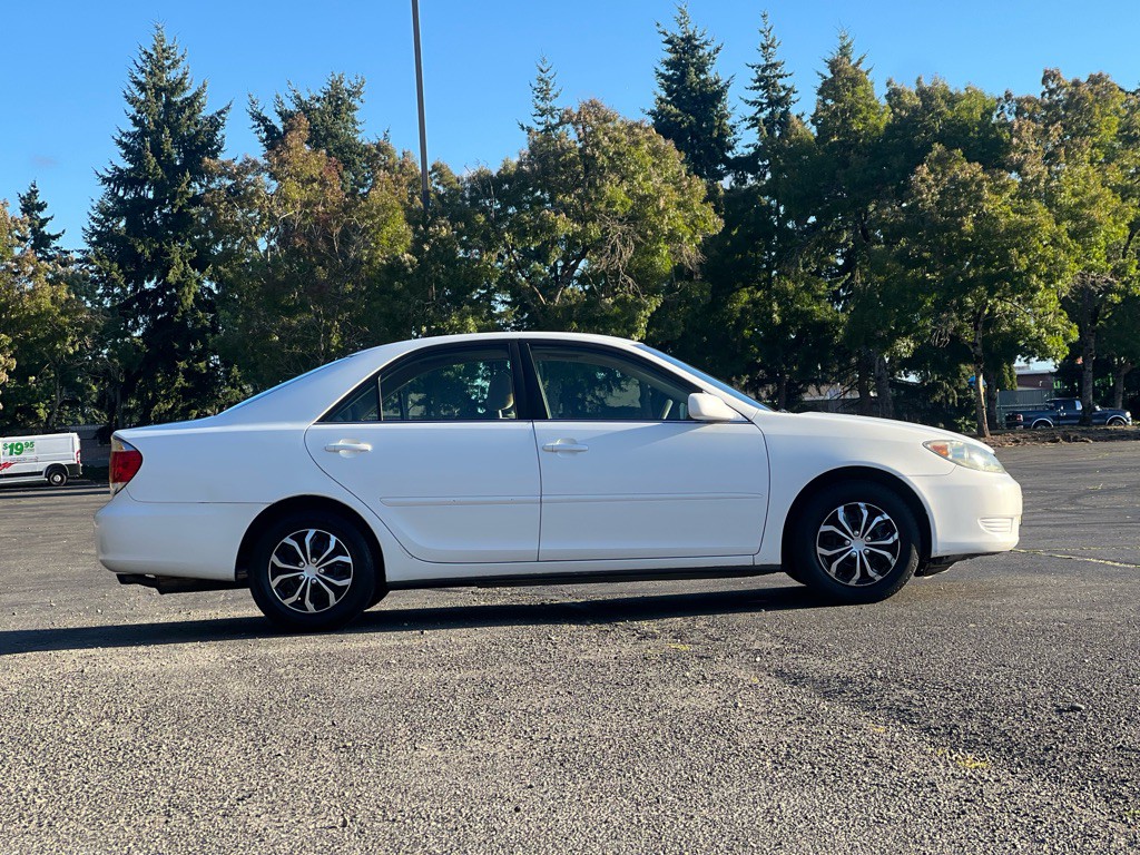 2005 Toyota Camry Image 6