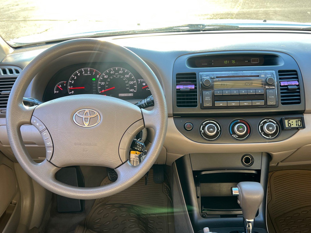 2005 Toyota Camry Image 12